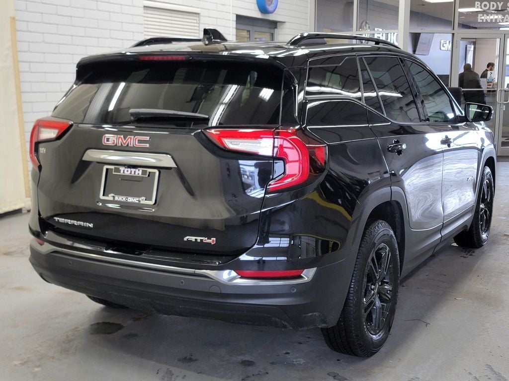 2024 GMC Terrain AT4