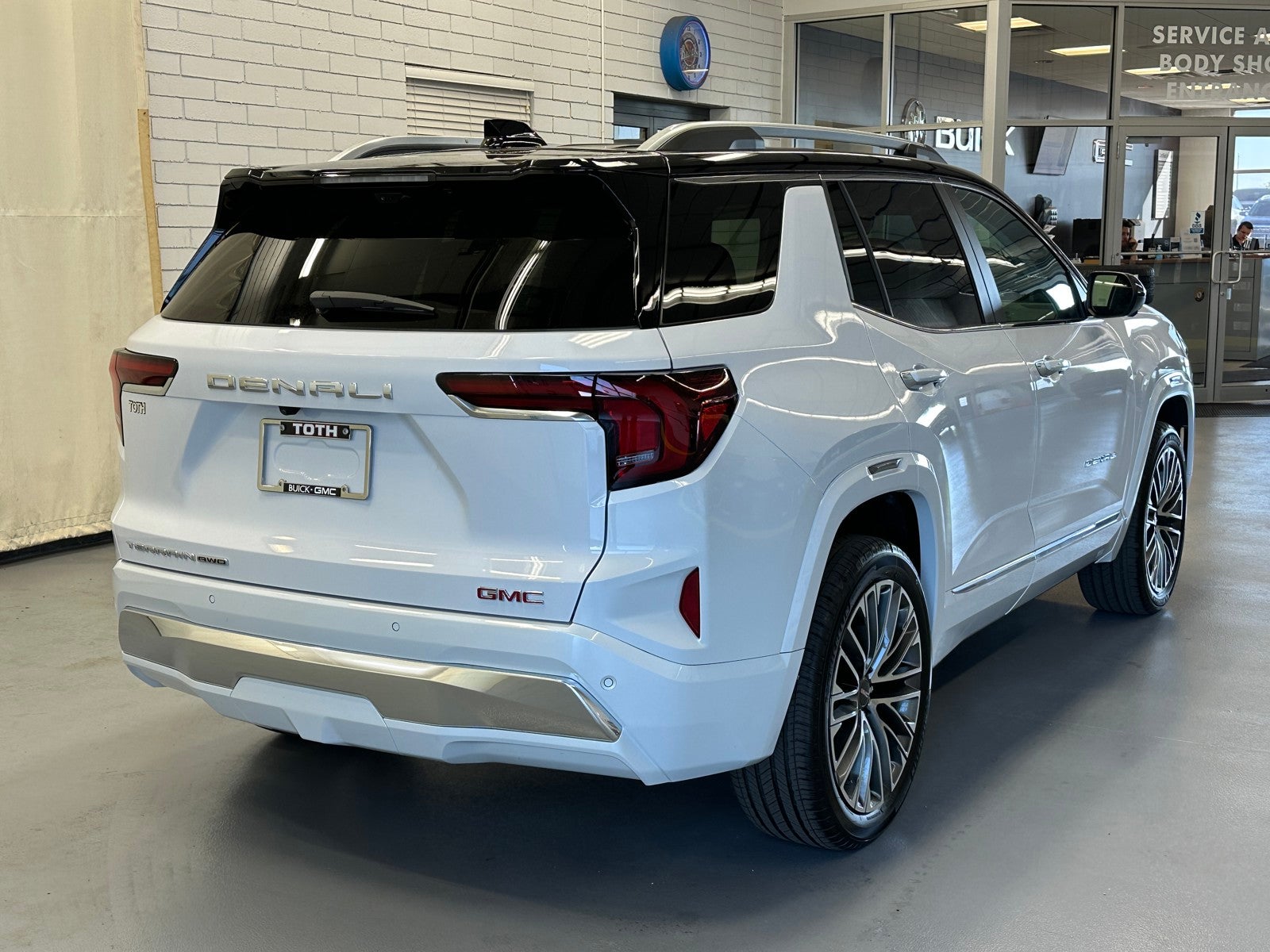 2027 GMC Terrain Denali - Photo 11