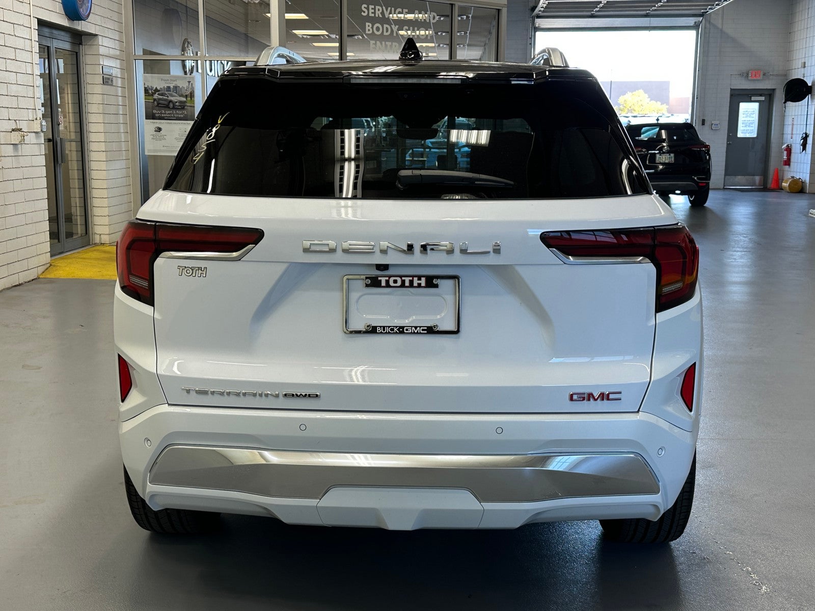 2027 GMC Terrain Denali - Photo 12