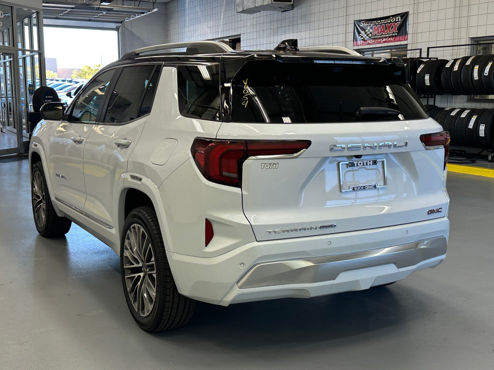 2027 GMC Terrain Denali - Photo 13