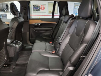 2021 Volvo XC90 Momentum