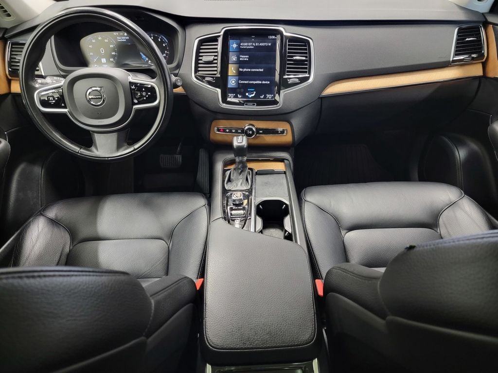 2021 Volvo XC90 Momentum