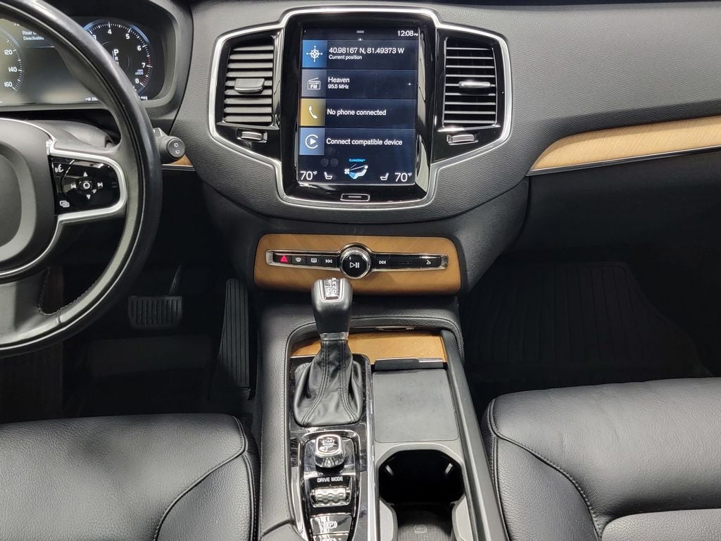 2021 Volvo XC90 Momentum