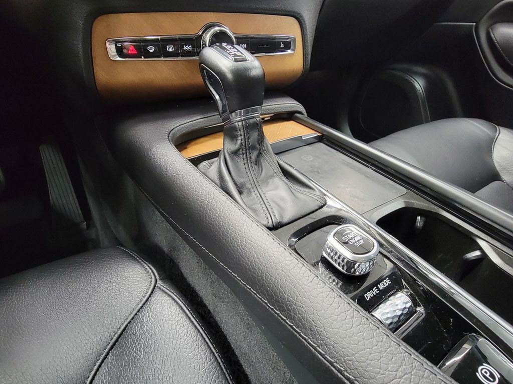 2021 Volvo XC90 Momentum