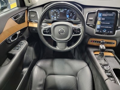 2021 Volvo XC90 Momentum