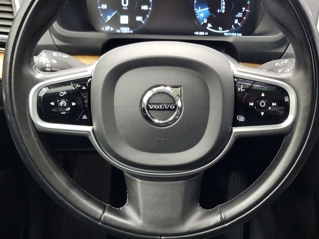 2021 Volvo XC90 Momentum