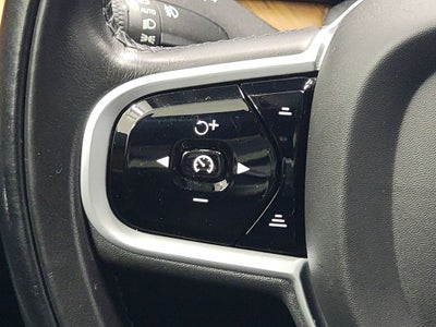 2021 Volvo XC90 Momentum