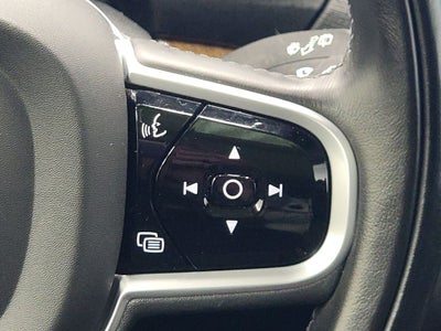 2021 Volvo XC90 Momentum