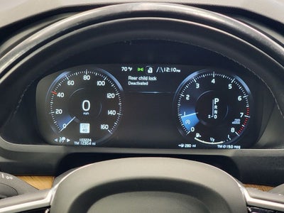 2021 Volvo XC90 Momentum