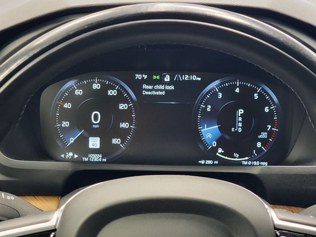 2021 Volvo XC90 Momentum