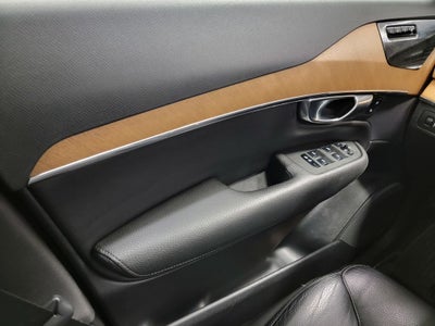 2021 Volvo XC90 Momentum