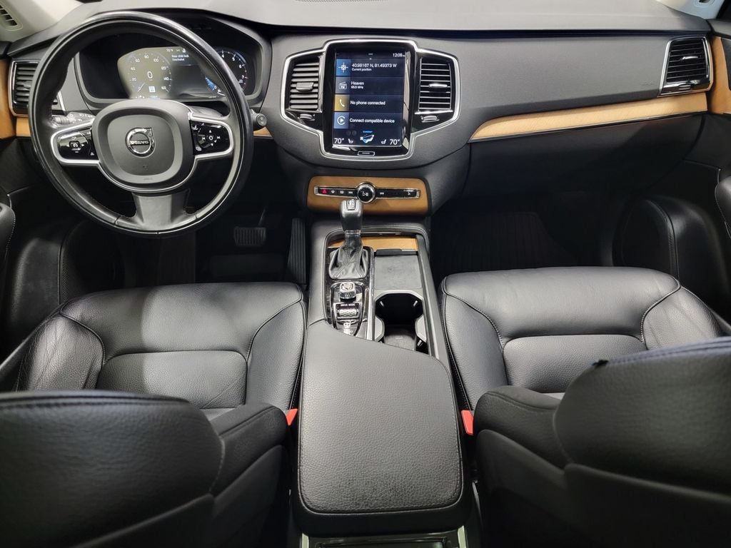 2021 Volvo XC90 Momentum