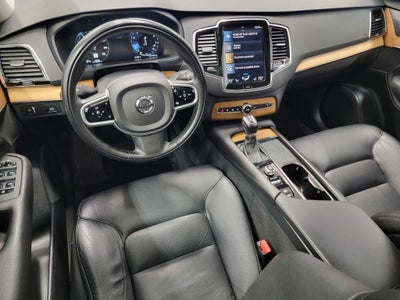 2021 Volvo XC90 Momentum