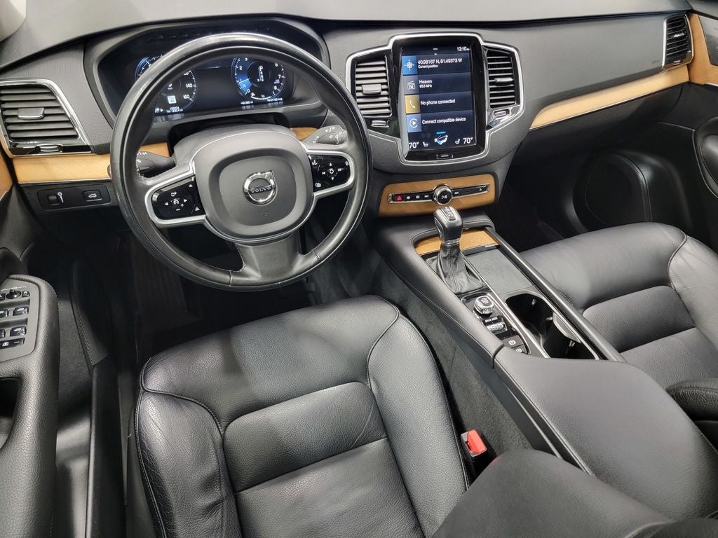 2021 Volvo XC90 Momentum
