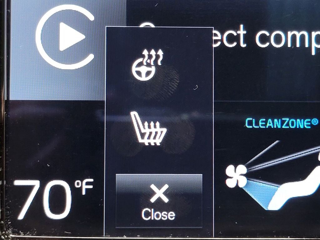 2021 Volvo XC90 Momentum